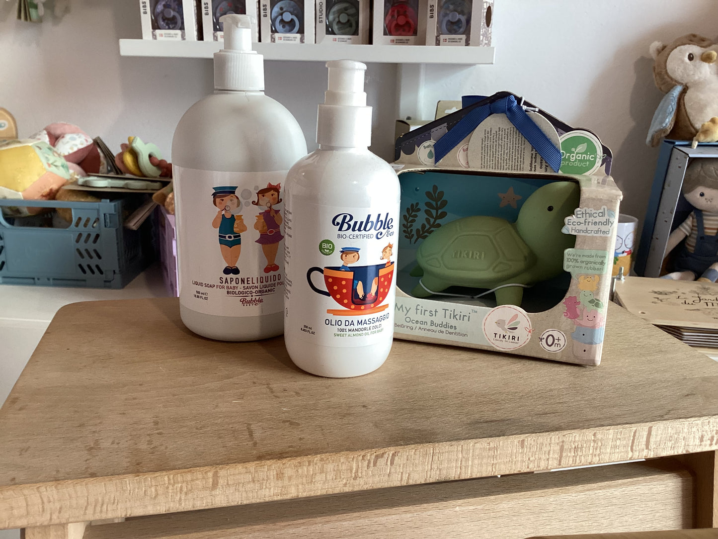Gioco in gomma per bagnetto/dentizione + Olio di mandorle e sapone bagnetto